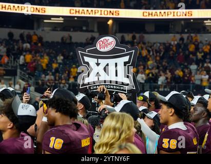 Arlington, Texas, USA. Dezember 2024. Die Arizona State Sun Devils feiern, nachdem sie Iowa State im Big 12 Championship Football Game am 7. Dezember 2024 in Arlington, Texas, besiegt haben. Arizona State gewann 45 mit 19. (Kreditbild: © Scott Coleman/ZUMA Press Wire) NUR REDAKTIONELLE VERWENDUNG! Nicht für kommerzielle ZWECKE! Stockfoto