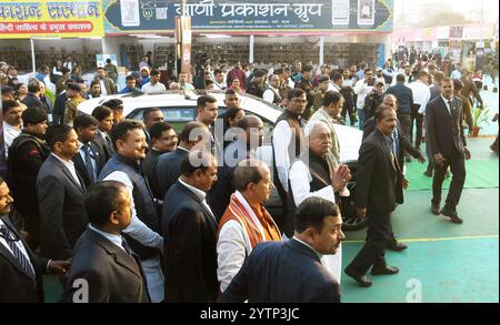 Patna, Indien. Dezember 2024. PATNA, INDIEN - 6. DEZEMBER: Bihar-Chef Nitish Kumar besuchte die Patna-Buchmesse am 6. Dezember 2024 in Gandhi Maidan in Patna, Indien. (Foto: Santosh Kumar/Hindustan Times/SIPA USA) Credit: SIPA USA/Alamy Live News Stockfoto