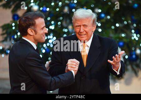 Paris, Frankreich. Dezember 2024. Julien Mattia/Le Pictorium - bilaterale Gespräche im Elysee-Palast am Rande der Wiedereröffnung von Notre Dame de Paris. - 07/12/2024 - Frankreich/Ile-de-France (Region)/Paris - der Präsident Emmanuel Macron empfing den designierten Präsidenten der Vereinigten Staaten von Amerika, Donald Trump, zu einem bilateralen Treffen am Rande der Wiedereröffnung von Notre Dame de Paris am 7. Dezember 2024. Quelle: LE PICTORIUM/Alamy Live News Stockfoto