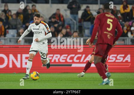 Stadio Olimpico, Rom, Italien. Dezember 2024. Serie A Football; Roma versus Lecce; Santiago Pierotti von US Lecce Credit: Action Plus Sports/Alamy Live News Stockfoto