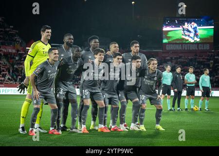 Girona, Spanien. Dezember 2024. Real Madrid CF-Spieler werden am 07. Dezember 2024 bei einem La Liga EA Sports Spiel zwischen Girona FC und Real Madrid im Estadi Municipal de Montilivi in Girona, Spanien, gesehen. Foto: Felipe Mondino/SIPA USA Credit: SIPA USA/Alamy Live News Stockfoto