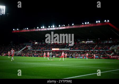 Girona, Spanien. Dezember 2024. Allgemeine Ansicht des Stadions während eines La Liga EA Sports Spiels zwischen Girona FC und Real Madrid im Estadi Municipal de Montilivi in Girona, Girona, Spanien, am 07. Dezember 2024. Foto: Felipe Mondino/SIPA USA Credit: SIPA USA/Alamy Live News Stockfoto