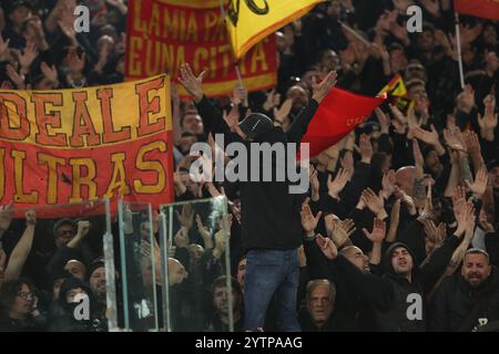 Rom, Italien 7.12.2024: Lecce-Fans beim Spiel der italienischen Fußballmeisterschaft Serie A Enilive 2024-2025 ALS Roma gegen US Lecce im Stadio Olimpico Stockfoto