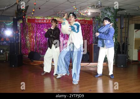 TAIPEI, CHINA - 6. DEZEMBER 2024 - Acqua R.Y.G., bestehend aus Lin Yujia, Always You und Trunkene Texte, nahmen an der Veröffentlichung des neuen Songs des Dynami Teil Stockfoto