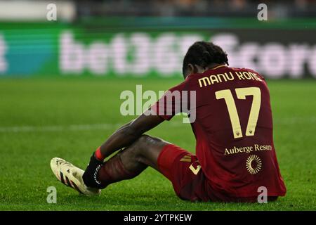 Rom, Italien. Dezember 2024. Manu Koné von A.S. Roma während des 15. Tages der Serie A Meisterschaft zwischen A.S. Roma und U.S. Lecce im Olympiastadion am 7. Dezember 2024 in Rom, Italien. Quelle: Domenico Cippitelli/Alamy Live News Stockfoto