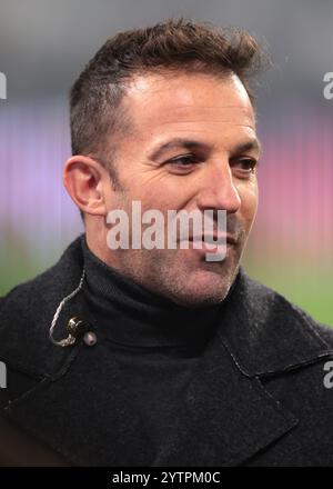 Turin, Italien. Dezember 2024. Alessandro Del Piero, ehemaliger Spieler und Juventus Legend, kommentiert für CBS Sports vor dem Spiel der Serie A im Allianz Stadium in Turin. Der Bildnachweis sollte lauten: Jonathan Moscrop/Sportimage Credit: Sportimage Ltd/Alamy Live News Stockfoto