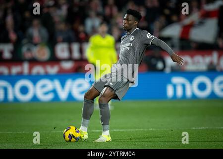 Madrid, Spanien. Dezember 2024. Aurelien Tchouameni (Real Madrid CF) wurde während des Spiels La Liga EA Sports zwischen Girona FC und Real Madrid im Estadi Municipal de Montilivi gesehen. Endergebnis: Girona FC 0 - 3 Real Madrid. (Foto: Felipe Mondino/SOPA Images/SIPA USA) Credit: SIPA USA/Alamy Live News Stockfoto