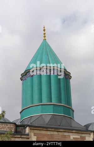 KONYA, TÜRKEI-23. APRIL 2017: Das Mevlâna-Museum in Konya, Türkei, begann als Derwischloge des Mevlevi-Ordens, besser bekannt als das Wirbeln Stockfoto