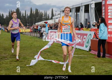 Antalya, Türkei. Dezember 2024. ANTALYA, TÜRKEI - 8. DEZEMBER: Niels Laros aus den Niederlanden tritt am 8. Dezember 2024 in Antalya, Türkei bei der 30. SPAR-Cross-Country-Europameisterschaft der Frauen an. (Foto von Yagiz Gurtug/BSR Agency) Credit: BSR Agency/Alamy Live News Stockfoto