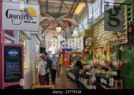 Der überdachte Markt Oxford mit Alice im Wunderland Dekorationen Stockfoto