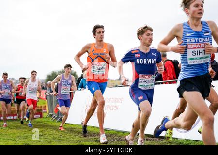 Antalya, Türkei. Dezember 2024. ANTALYA, TÜRKEI - 8. DEZEMBER: Stefan Nillessen aus den Niederlanden trat am 8. Dezember 2024 in Antalya in der Türkei bei der 30. SPAR-Cross-Country-Europameisterschaft in Dokumapark an. (Foto von Yagiz Gurtug/BSR Agency) Credit: BSR Agency/Alamy Live News Stockfoto