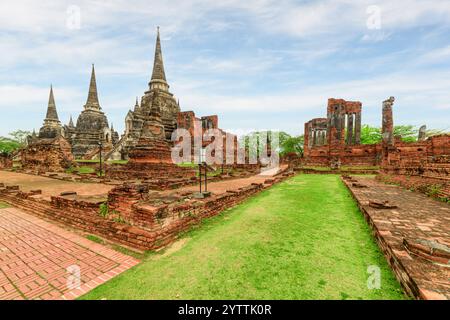 Fantastische Stupas (Chedis) des Wat Phra Si Sanphet in Ayutthaya Stockfoto