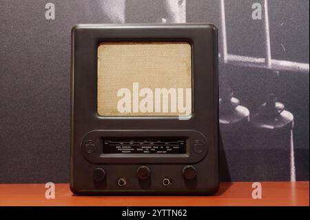 Technisches Museum Wien, Österreich. People's Receiver VE 301 Dyn GW, 1939 Stockfoto