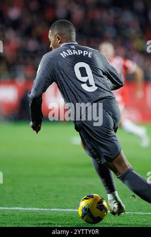 Girona, Spanien. Dezember 2024. Mbappe in Aktion beim LaLiga EA Sports Spiel zwischen Girona FC und Real Madrid CF im Montilivi Stadion. Quelle: Christian Bertrand/Alamy Live News Stockfoto