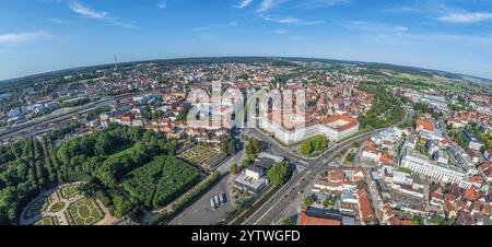 Die mittelfränkische Kreisstadt Ansbach an der Fränkischen Rezat von oben Stockfoto