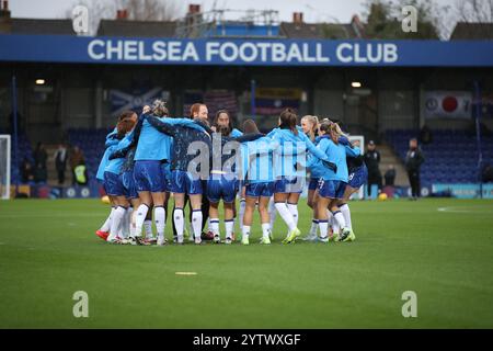 Kingston, Großbritannien. Dezember 2024. Die Chelsea Women haben am 8. Dezember 2024 im Kingsmeadow Stadium, Kingston, England, eine Begegnung zwischen Chelsea Women und Brighton & Hove Albion Women. Foto von Ken Sparks. Nur redaktionelle Verwendung, Lizenz für kommerzielle Nutzung erforderlich. Keine Verwendung bei Wetten, Spielen oder Publikationen eines einzelnen Clubs/einer Liga/eines Spielers. Quelle: UK Sports Pics Ltd/Alamy Live News Stockfoto