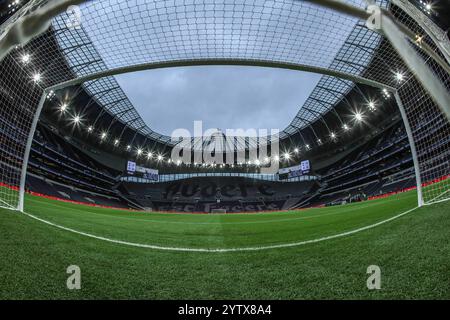 London, Großbritannien. Dezember 2024. Eine allgemeine Ansicht des Tottenham Hotspur Stadions vor dem Premier League-Spiel Tottenham Hotspur gegen Chelsea im Tottenham Hotspur Stadium, London, Vereinigtes Königreich, 8. Dezember 2024 (Foto: Mark Cosgrove/News Images) in London, Vereinigtes Königreich am 12.08.2024. (Foto: Mark Cosgrove/News Images/SIPA USA) Credit: SIPA USA/Alamy Live News Stockfoto