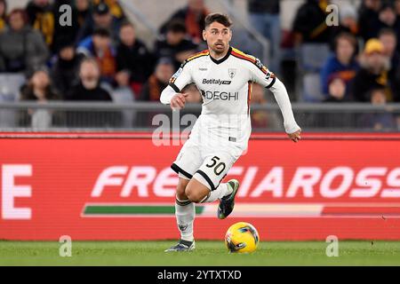 Santiago Pierotti von US Lecce während des Fußballspiels der Serie A zwischen AS Roma und US Lecce im Olimpico-Stadion in Rom (Italien) am 7. Dezember 2024. Stockfoto