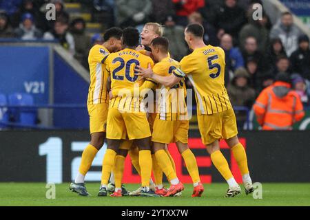 Tariq Lamptey aus Brighton & Hove Albion feiert sein Ziel, es während des Premier League-Spiels Leicester City gegen Brighton und Hove Albion im King Power Stadium, Leicester, Großbritannien, 8. Dezember 2024 zu schaffen (Foto: Alfie Cosgrove/News Images) Stockfoto