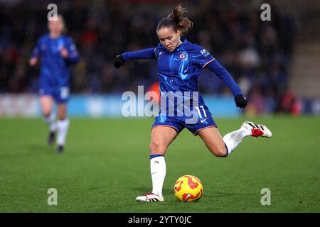 Chelsea's Noni Madueke in Aktion während des Spiels der Barclays Women's Super League in Kingsmeadow, Kingston upon Thames. Bilddatum: Sonntag, 8. Dezember 2024. Stockfoto