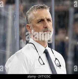 Mark French (Cheftrainer, ERC Ingolstadt Panther). GER, EHC Red Bull München vs. ERC Ingolstadt, Eishockey, DEL, 24. Spieltag, Saison 2024/2025, 08.12.2024. Foto: Eibner-Pressefoto/Heike Feiner Stockfoto