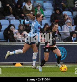 Manchester, Großbritannien. Dezember 2024. Missy Goodwin #20 von Leicester City FC beim Barclays FA Women's Super League Spiel zwischen Manchester City und Leicester City im Joie Stadium, Manchester am Sonntag, den 8. Dezember 2024. (Foto: Mike Morese | MI News) Credit: MI News & Sport /Alamy Live News Stockfoto