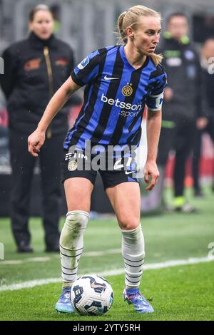 Mailand, Italie. Dezember 2024. Henrietta CSISZAR von Inter Mailand während des Fußballspiels der italienischen Frauenmeisterschaft Serie A zwischen dem AC Mailand und dem FC Internazionale am 8. Dezember 2024 im San Siro Stadion in Mailand, Italien - Foto Matthieu Mirville (F Bertani)/DPPI Credit: DPPI Media/Alamy Live News Stockfoto