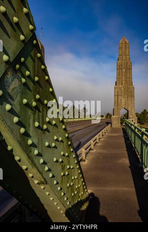 Yaquina Bay Bridge entlang der U.S. Route 101 entlang der Oregon Coast in Newport, Oregon, USA Stockfoto