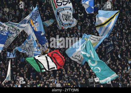 Rom, Latium. Dezember 2024. Lazio-Fans beim Achtelfinale des Italienpokals Lazio-Neapel im Olympiastadion, Italien, 5. Dezember 2024. AllShotLive Credit: SIPA USA/Alamy Live News Stockfoto