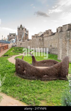 Der Tower of London, offiziell her Majesty's Royal Palace, ist eine historische Burg im Zentrum Londons. Stockfoto