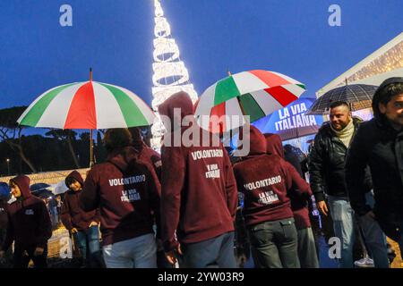 Roma, Italien. Dezember 2024. &#x2018;Atreju 2024 - La Via italiana“, politica e Villaggio di Natale di Fratelli d'Italia FDI A Roma Domenica 08 Dicembre 2024 (Foto Mauro Scrobogna/LaPresse) &#x2018;Atreju 2024 - der italienische Weg', Politik und Weihnachtsdorf der Brüder Italiens FDI in Rom am Sonntag, 08. Dezember 2024. (Foto: Mauro Scrobogna/LaPresse) Credit: LaPresse/Alamy Live News Stockfoto