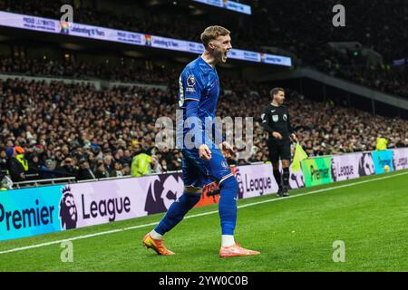 Cole Palmer aus Chelsea feiert sein Ziel, es 2-2 während des Premier League-Spiels Tottenham Hotspur gegen Chelsea im Tottenham Hotspur Stadium, London, Großbritannien, am 8. Dezember 2024 (Foto: Mark Cosgrove/News Images) in, am 8. Dezember 2024. (Foto: Mark Cosgrove/News Images/SIPA USA) Credit: SIPA USA/Alamy Live News Stockfoto