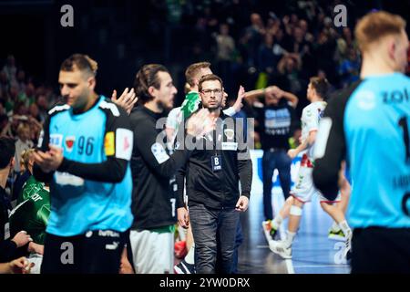 Jaron Siewert (Fuechse Berlin, Trainer), GER, Fuechse Berlin vs. SC Magdeburg, 1. Bundesliga, Daikin HBL, Herren, 13. Spieltag, Saison 2024/2025, 08.12.2024 Foto: Eibner-Pressefoto/ Claudius Rauch Stockfoto