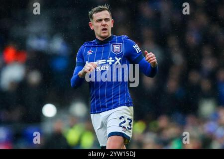 Ipswich, Großbritannien. Dezember 2024. Sam Szmodics von Ipswich Town reagiert während des Premier League-Spiels Ipswich Town gegen Bournemouth an der Portman Road, Ipswich, Vereinigtes Königreich, am 8. Dezember 2024 (Foto: Izzy Poles/News Images) in Ipswich, Vereinigtes Königreich, am 8. Dezember 2024. (Foto: Izzy Poles/News Images/SIPA USA) Credit: SIPA USA/Alamy Live News Stockfoto