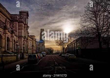 Winterabend auf der Manchester Road, Bury, England Stockfoto