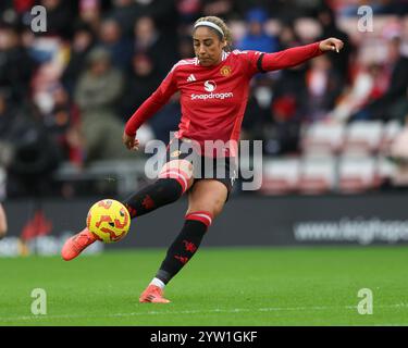 Leigh, Großbritannien. Dezember 2024. Gabby George von Manchester United während des Barclays Women's Super League Matches Manchester United Women vs Liverpool Women im Leigh Sports Village, Leigh, Vereinigtes Königreich, 8. Dezember 2024 (Foto: Alex Roebuck/News Images) in Leigh, Vereinigtes Königreich am 12.08.2024. (Foto: Alex Roebuck/News Images/SIPA USA) Credit: SIPA USA/Alamy Live News Stockfoto