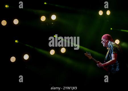 LONDON, ENGLAND: Deep Purple tritt in der O2 Arena auf. Mit: Roger Glover Wo: London, Großbritannien Wann: 06 Nov 2024 Credit: Neil Lupin/WENN Stockfoto