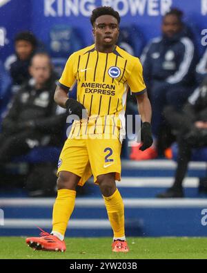 Tariq Lamptey aus Brighton & Hove Albion während des Premier League Spiels Leicester City gegen Brighton und Hove Albion im King Power Stadium, Leicester, Großbritannien, 8. Dezember 2024 (Foto: Alfie Cosgrove/News Images) Stockfoto