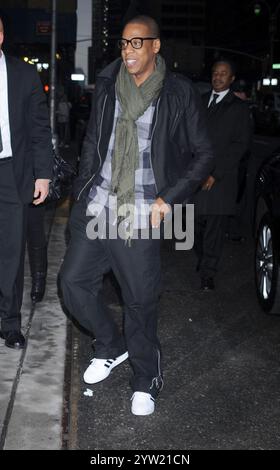 Manhattan, Vereinigte Staaten Von Amerika. November 2010. NEW YORK – 17. NOVEMBER: Jay-Z besucht die Late Show mit David Letterman im Ed Sullivan Theater am 17. November 2010 in New York City. Leute: Jay-Z Credit: Storms Media Group/Alamy Live News Stockfoto