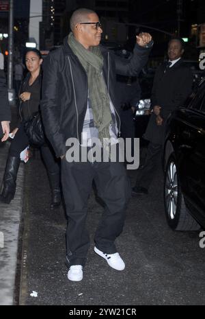 Manhattan, Vereinigte Staaten Von Amerika. November 2010. NEW YORK – 17. NOVEMBER: Jay-Z besucht die Late Show mit David Letterman im Ed Sullivan Theater am 17. November 2010 in New York City. Leute: Jay-Z Credit: Storms Media Group/Alamy Live News Stockfoto