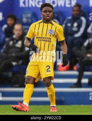 Leicester, Großbritannien. Dezember 2024. Tariq Lamptey aus Brighton & Hove Albion während des Premier League-Spiels Leicester City gegen Brighton und Hove Albion im King Power Stadium, Leicester, Vereinigtes Königreich, 8. Dezember 2024 (Foto: Alfie Cosgrove/News Images) in Leicester, Vereinigtes Königreich am 9. Dezember 2024. (Foto: Alfie Cosgrove/News Images/SIPA USA) Credit: SIPA USA/Alamy Live News Stockfoto
