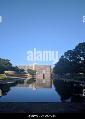 Das Gelände des Oklahoma City National Memorial and Museum befindet sich in der Innenstadt, wo am 19. April 1995 das Alfred P. Murrah Building bombardiert wurde. Stockfoto