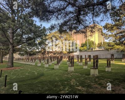 Das Gelände des Oklahoma City National Memorial and Museum befindet sich in der Innenstadt, wo am 19. April 1995 das Alfred P. Murrah Building bombardiert wurde. Stockfoto