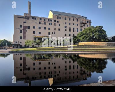 Das Gelände des Oklahoma City National Memorial and Museum befindet sich in der Innenstadt, wo am 19. April 1995 das Alfred P. Murrah Building bombardiert wurde. Stockfoto