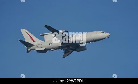 Die Royal Australia Air Force E-7A Wedgetail A30-002 startet zum Training auf der malaysischen Halbinsel Stockfoto