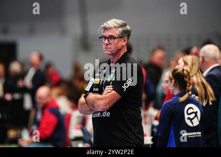 Runar Sigtryggsson (SC DHfK Leipzig, Trainer) GER, Handball Sport Verein Hamburg vs. SC DHfK Leipzig, Handball, Bundesliga, Spieltag 13, Saison 2024/2025, 08.12.2024 Foto: Eibner-Pressefoto/Marcel von Fehrn Stockfoto