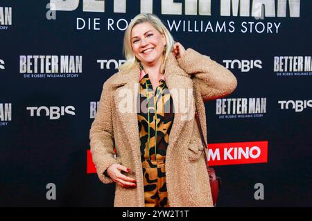 Aleksandra Bechtel bei der Premiere des Kinofilms Better man - die Robbie Williams Story im Cinedom. Köln, 08.12.2024 *** Aleksandra Bechtel bei der Premiere des Films Better man The Robbie Williams Story im Cinedom Cologne, 08 12 2024 Foto:XR.xSchmiegeltx/xFuturexImagex Better man 4221 Stockfoto