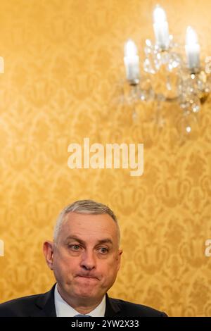 Prag, Tschechische Republik. Dezember 2024. Der tschechische EU-Kommissar Jozef Sikela nimmt am 9. Dezember 2024 in Prag, Tschechische Republik, an einer Konferenz mit dem Titel 20 Jahre Europa: Neue Herausforderungen und Chancen Teil. Quelle: Ondrej Deml/CTK Photo/Alamy Live News Stockfoto