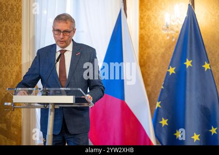 Prag, Tschechische Republik. Dezember 2024. Der tschechische Minister für europäische Angelegenheiten Martin Dvorak nimmt am 9. Dezember 2024 in Prag, Tschechische Republik, an einer Konferenz mit dem Titel 20 Jahre Europa: Neue Herausforderungen und Chancen Teil. Quelle: Ondrej Deml/CTK Photo/Alamy Live News Stockfoto