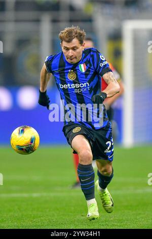 Mailand, Italien. Dezember 2024. Nicolò Barella von Inter, in Aktion während des Fußballspiels der Serie A 2024/2025, zwischen Inter und Parma im Giuseppe Meazza Stadion. Endpunktzahl: Inter 3:1 Parma. (Foto: Tommaso Fimiano/SOPA Images/SIPA USA) Credit: SIPA USA/Alamy Live News Stockfoto